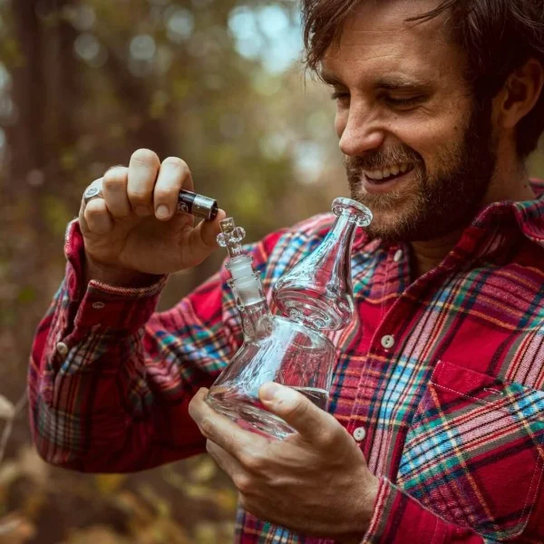 How to Clean a Glass Pipe